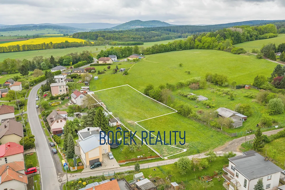 Prodej stavebního pozemku 2431 m²